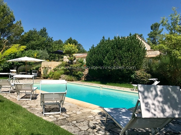 Gordes, Villa en pierre à louer au cœur du Luberon, piscine et vue